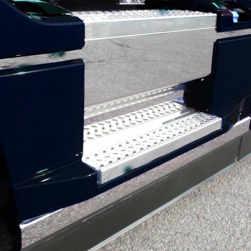 TM-1609 MACK ANTHEM Lower Chassis Fairing Trim Kit (2018+)