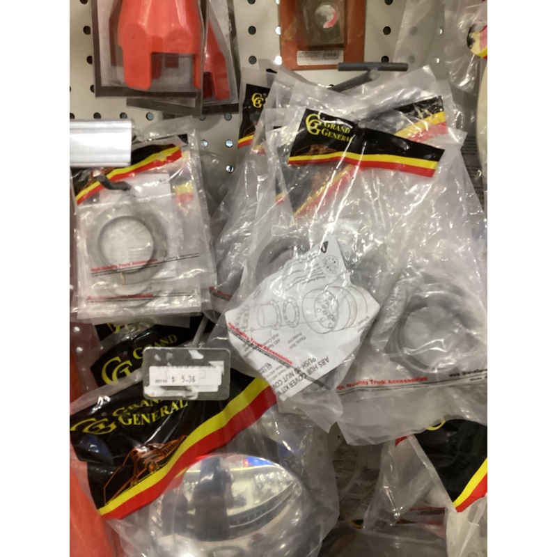 Hub cover kit insert replacements for 1 1/2 stud pilot wheels