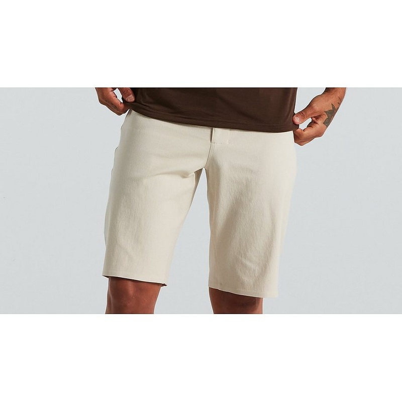 adv short men white mountains 40