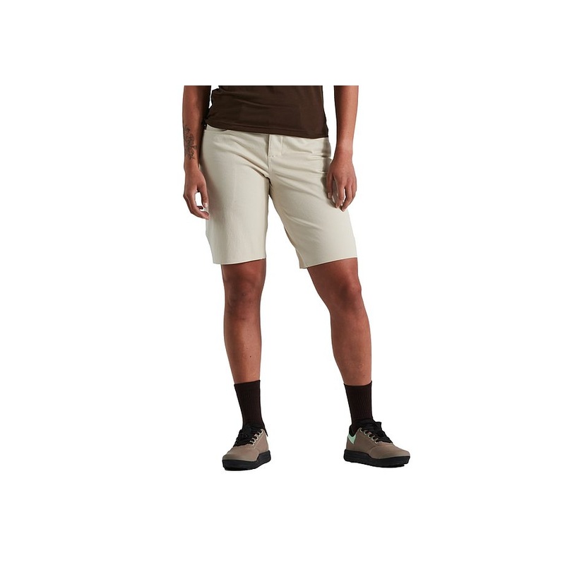 adv short wmn white mountains m
