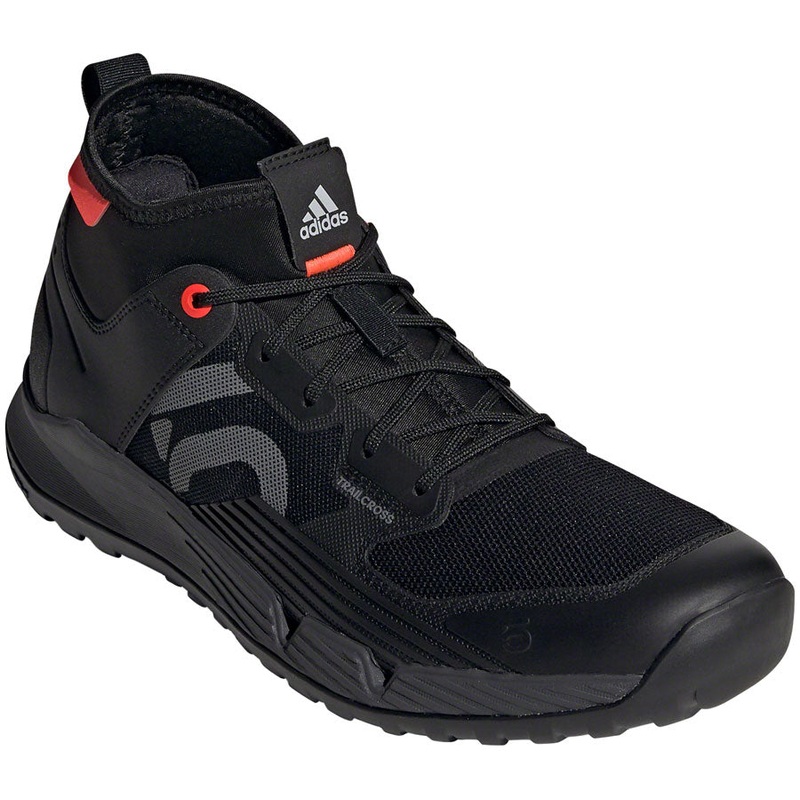 Trailcross XT Flat Shoes – Mens Core BLK / Gray Four / Solar Red 7.5